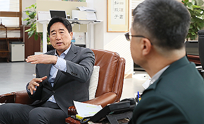260916 이호준 육군 분석평가단장 접견